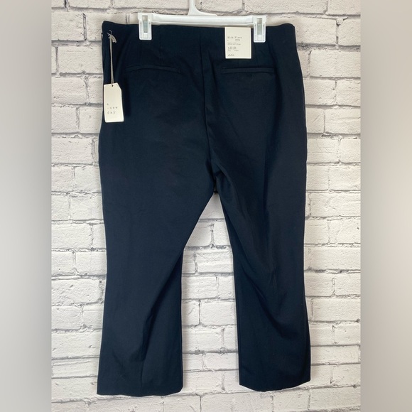 A New Day Black High Rise Cropped Flair Pull On Pants size 18 - Picture 7 of 9